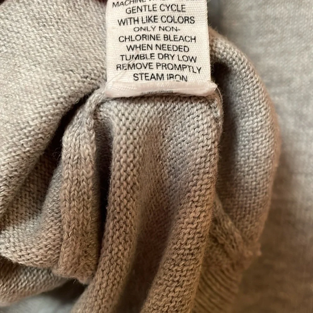 GH Bass size XL cardigan. Long sleeve. Argyle print. EUC. - Picture 3 of 5